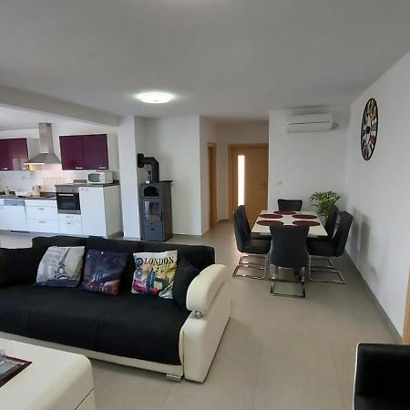 Apartments Bora Ližnjan エクステリア 写真